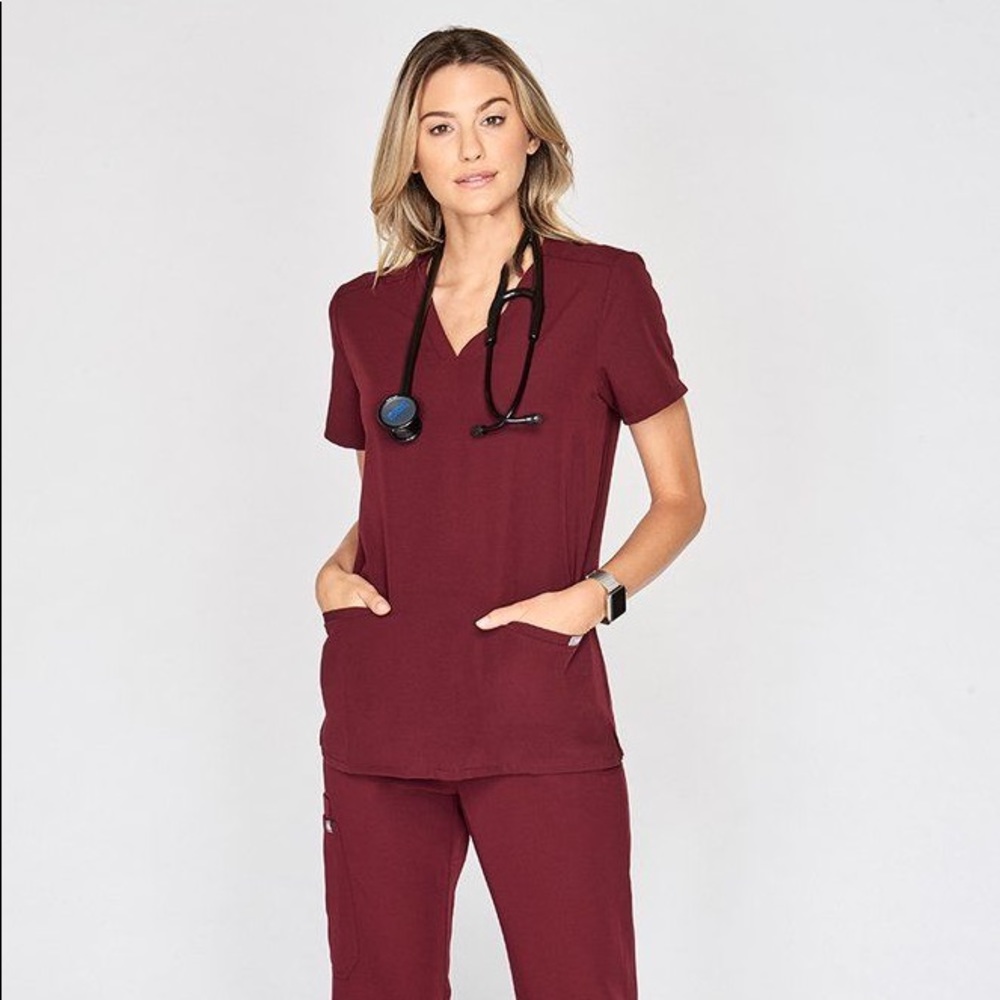 Casma FIGS Scrub Top | Small